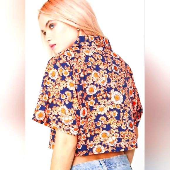 Sacred Hawk Top 🏵 - Picture 2 of 4